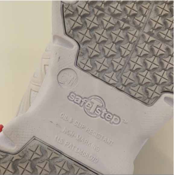 WHITE RUNNING SHOES - Picture 5 of 7